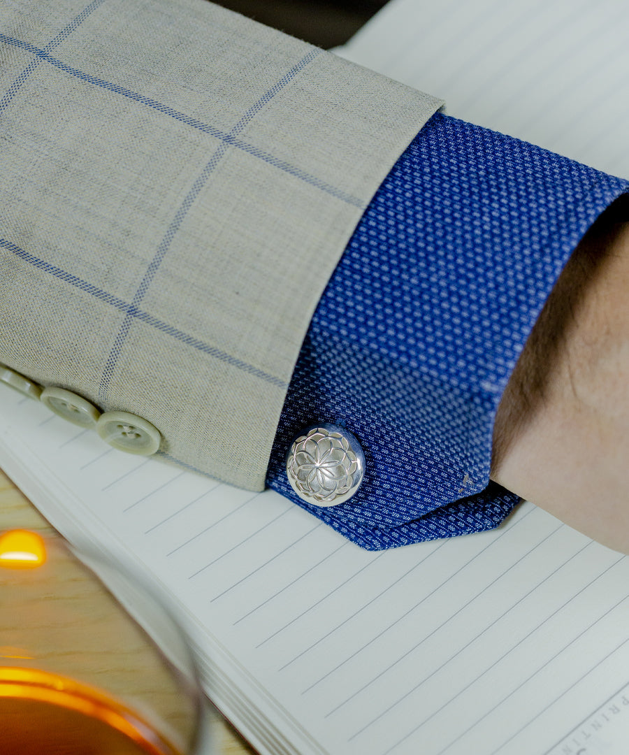 The Insignia series is designed for the man who understands that a gift should last beyond its occasion. A gift for the connoisseur the father, the mentor, the CEO, the groom whoever in your life dresses as if the details matter because they do.