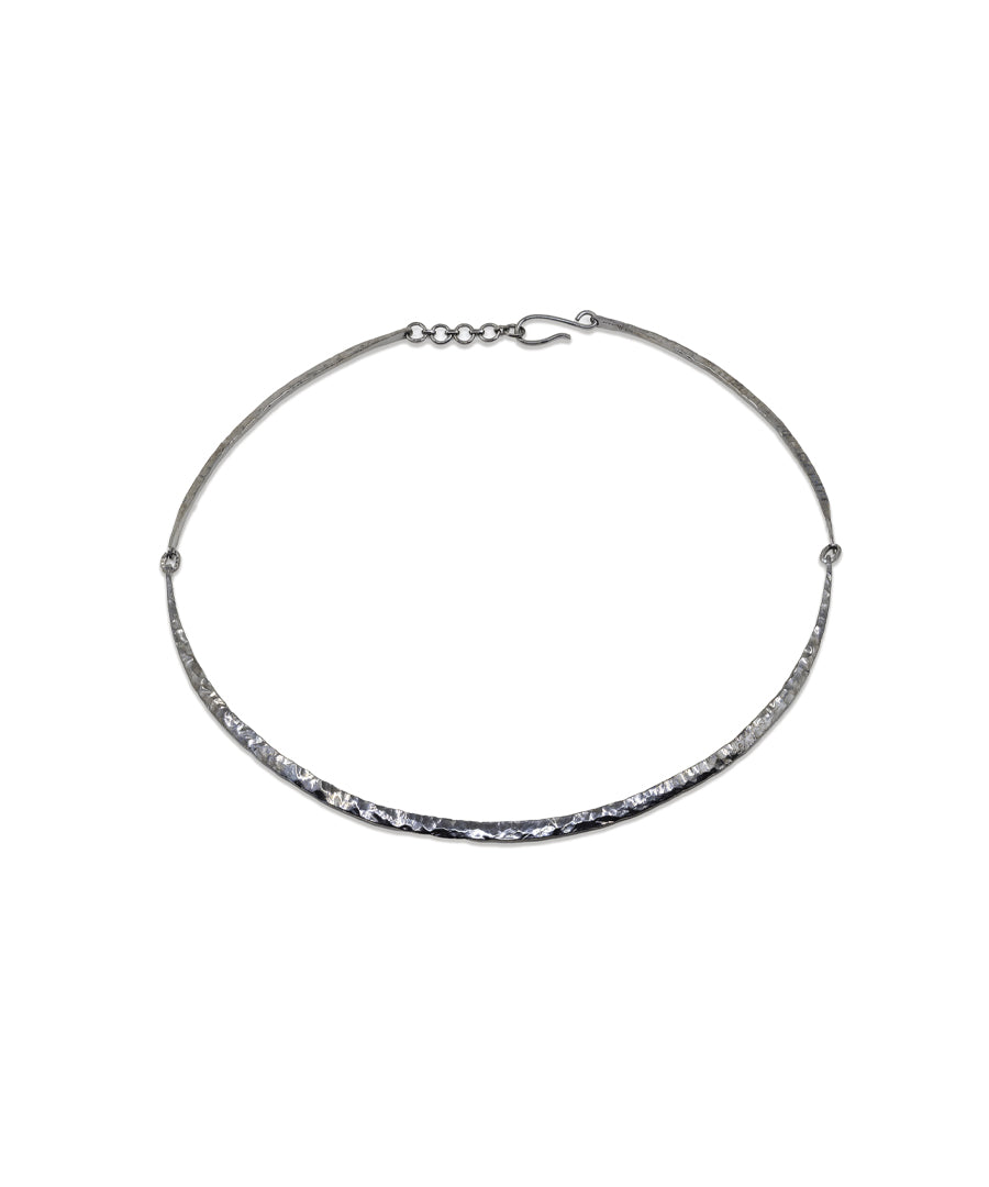 Handmade choker necklace with black rhodium plating crafted in 925 silver.