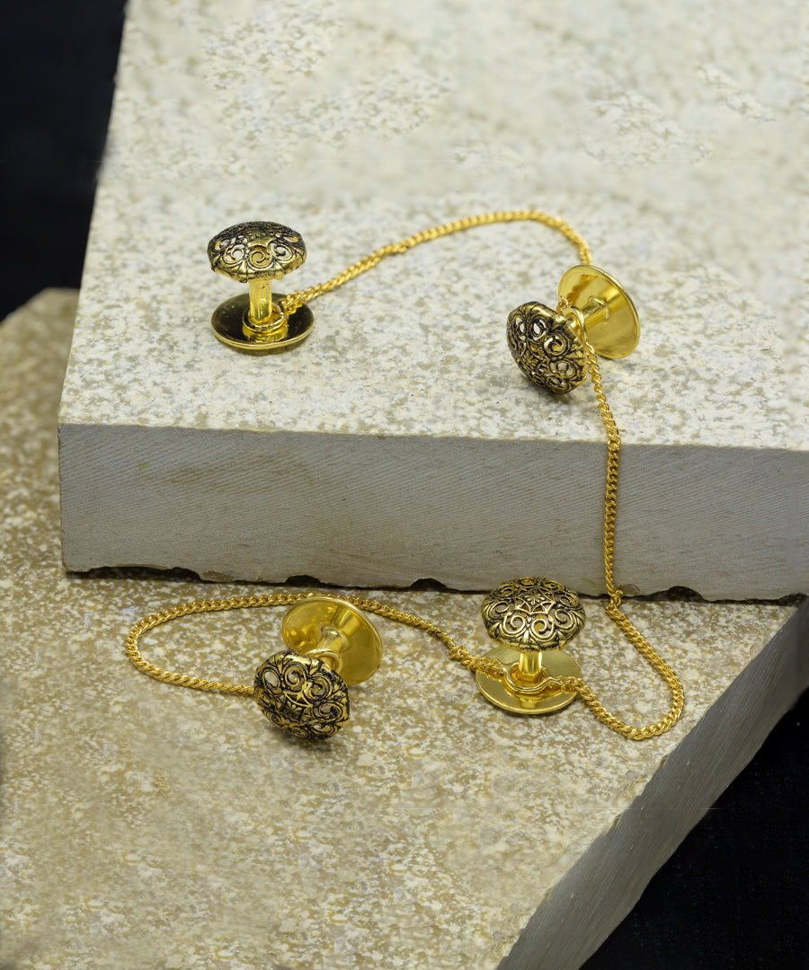 Set of 4 kurta buttons with secure chain.