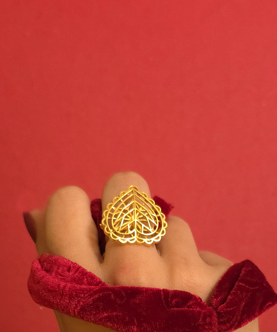 Rakaan Heart Shape Ring — Gold Finish
