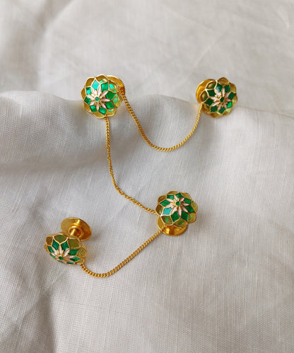 Green kurta buttons.
