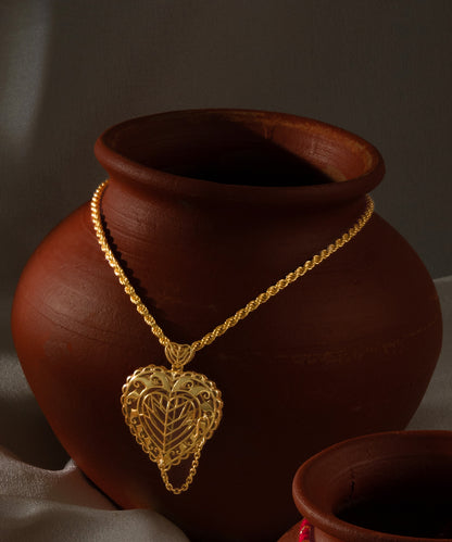 Rakaan Openable Pendant Necklace with Chain — Gold Finish