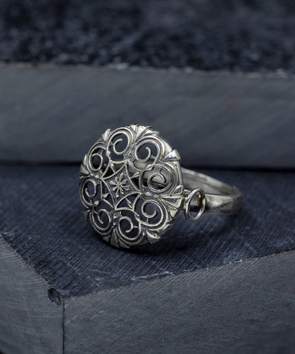 Thar Binti Ring - Silver Oxide Finish