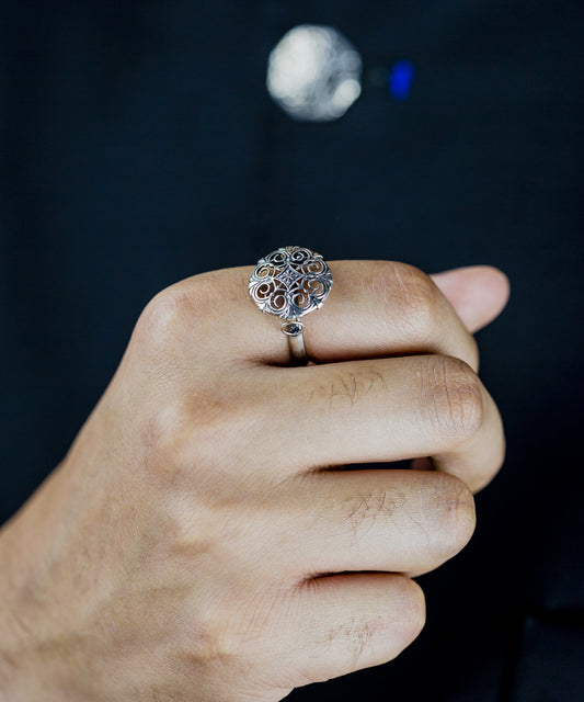 Thar Binti Ring - Silver Oxide Finish