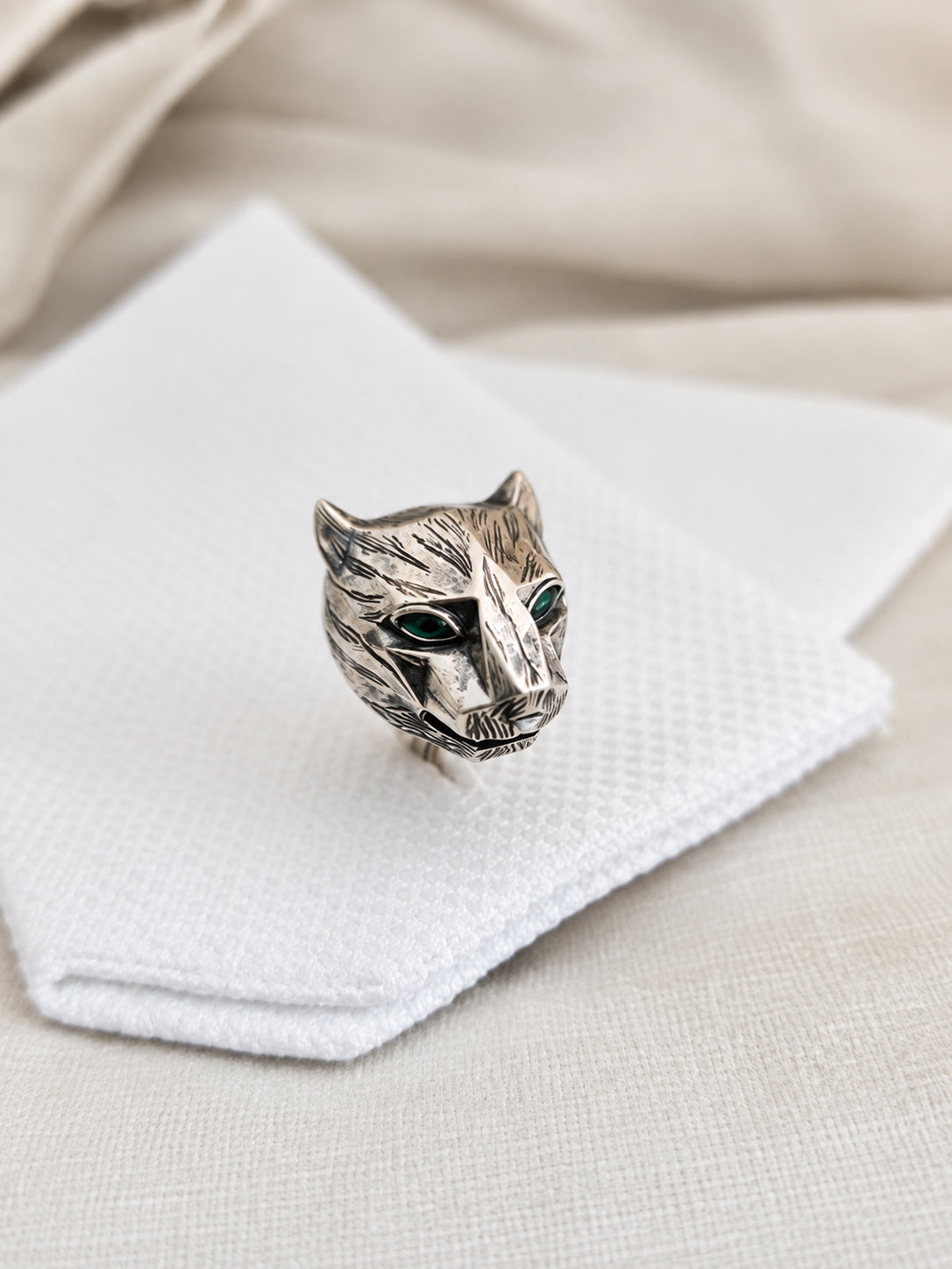 Distinctive panther cufflinks for contemporary men’s styling