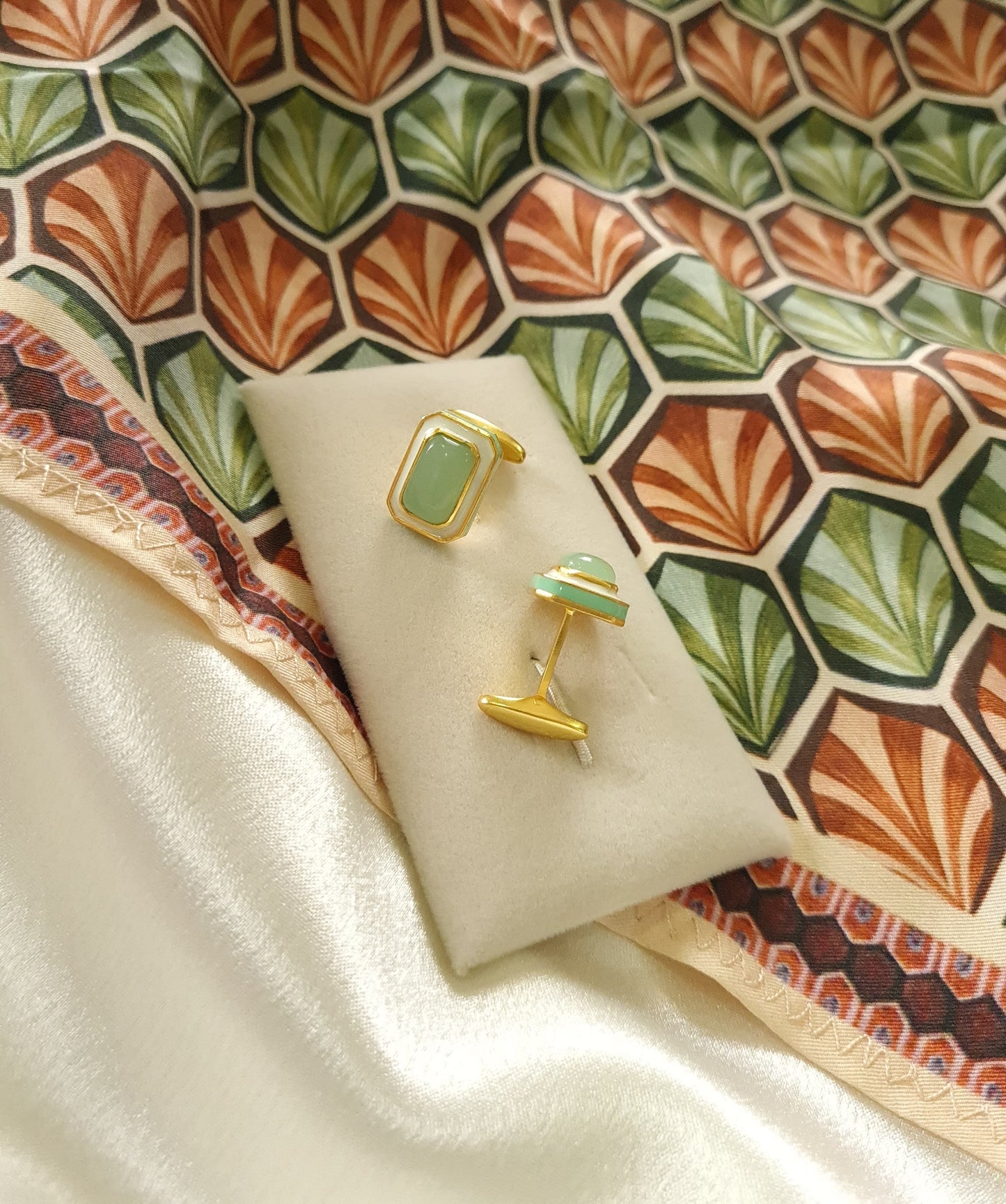 Tranquil Cufflinks With Pocket Square - Gift Box For Men - Sterling Silver